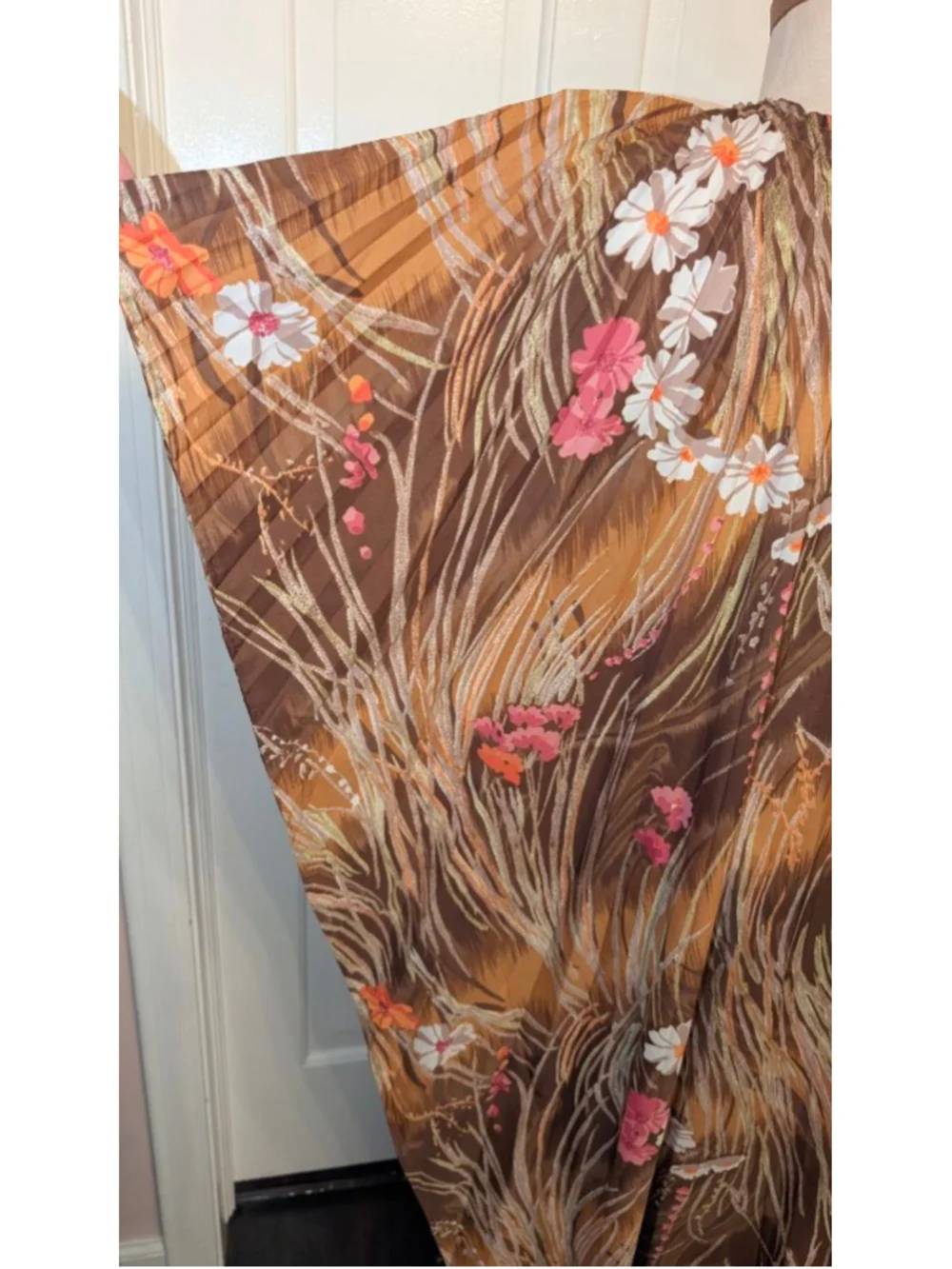 Vintage 60s 70s Brown Floral pleated Kaftan
